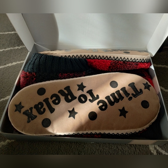 NWT in Box Slipper Socks Buffalo Check Pattern - Picture 10 of 16